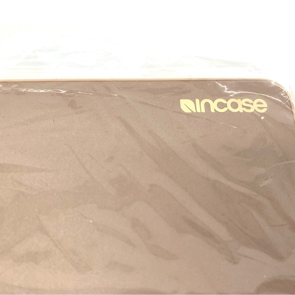 Incase Snap Jacket for 13” MacBook Pro Laptop RoseGold - Picture 2 of 7